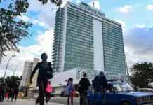 ¿Un hotel con su nombre? ¿Un campo de golf? Qué negocios contempló Trump en Cuba antes de presidir EE.UU. y presionar a la isla