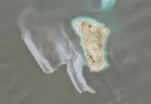 Imágenes satelitales muestran un derrame de petróleo cerca de la isla de Jarg en Irán