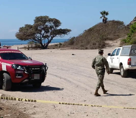 Hombre fallece tras precipitarse desde el Faro de Mazatlán a las rocas